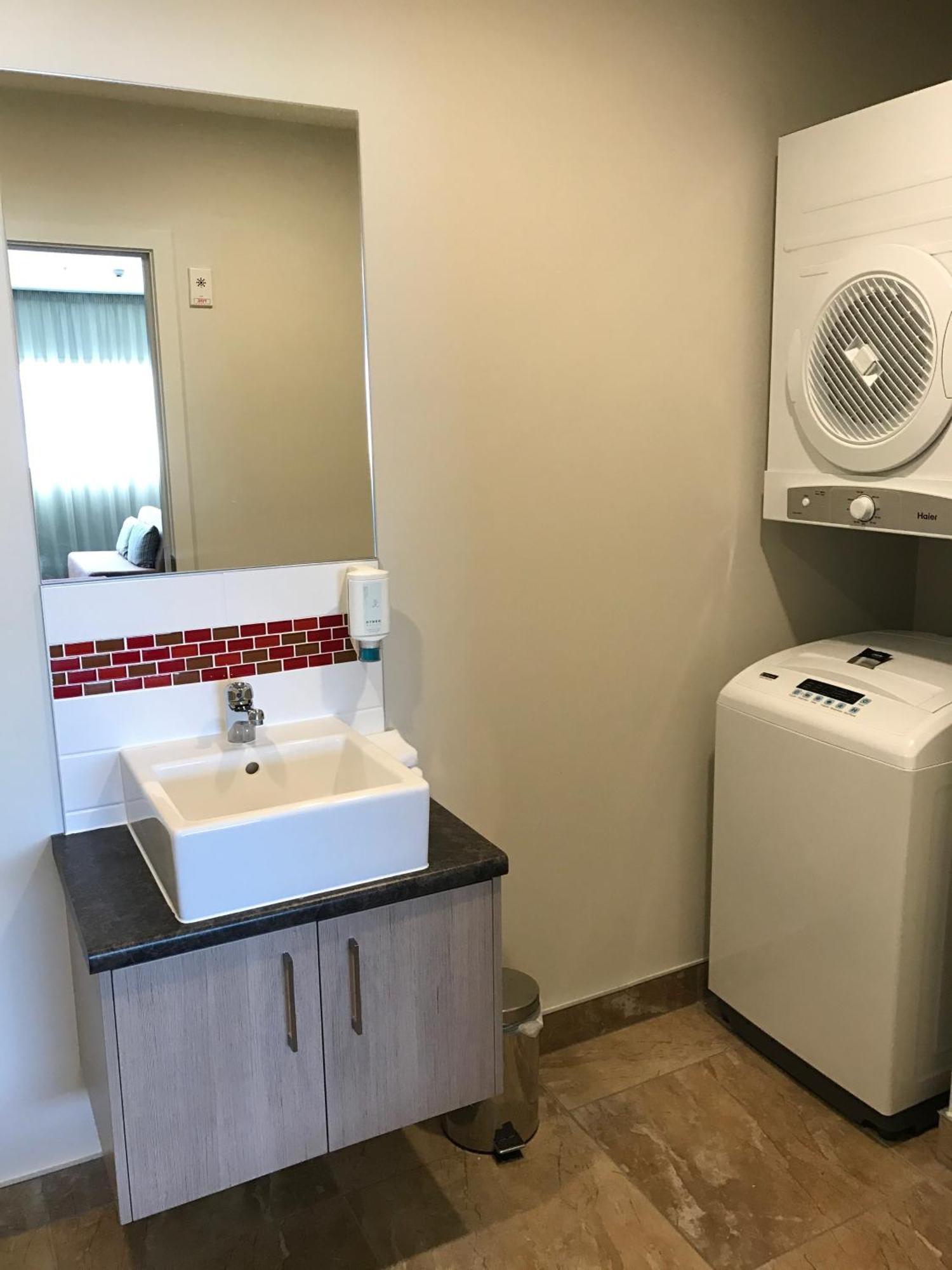 Ramada Suites By Wyndham Christchurch City Zewnętrze zdjęcie